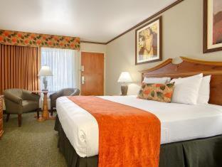 Western Seven Seas Hotel